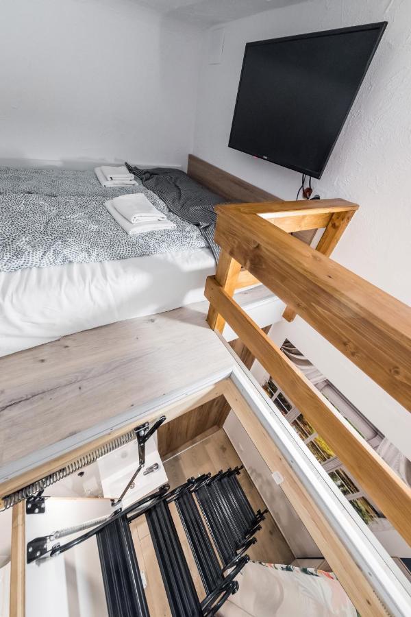 Micro Apartments 2,5 Qm - Najmniejsze Apartamenty Swiata 2,5 Mkw Krakow Exterior photo