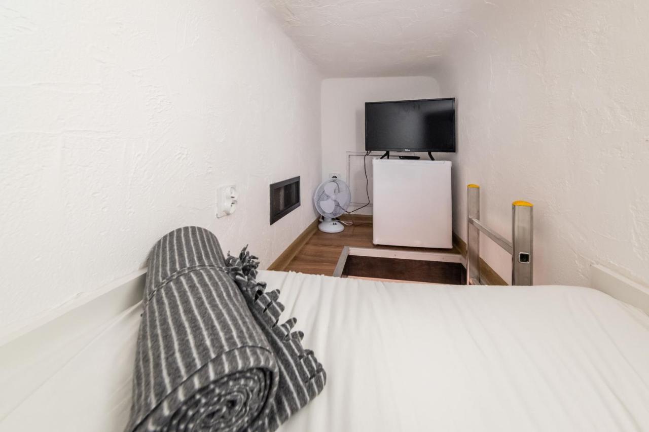 Micro Apartments 2,5 Qm - Najmniejsze Apartamenty Swiata 2,5 Mkw Krakow Exterior photo